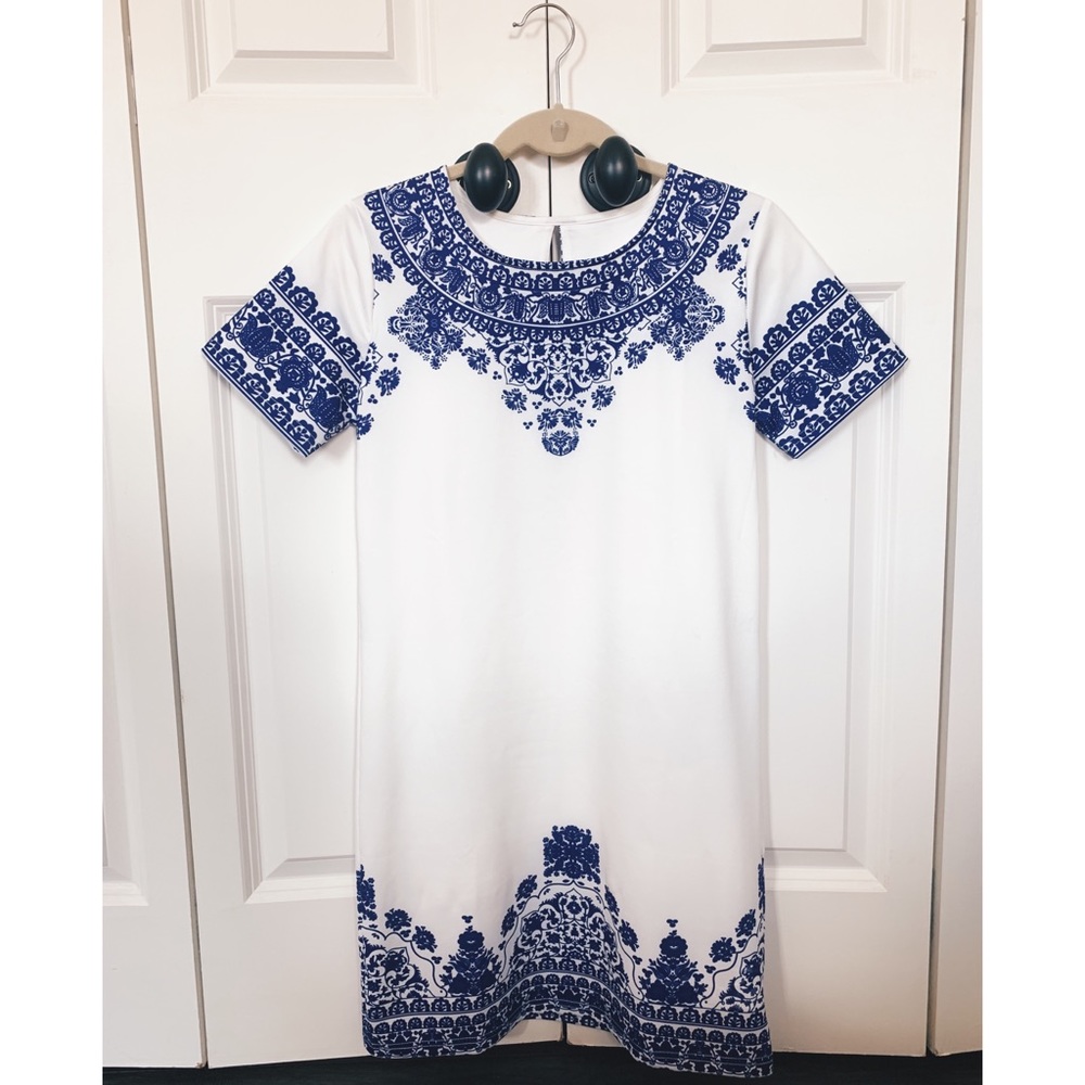 BOHO FLORAL DRESS// SIZE M